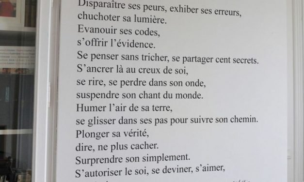 Sticker mural texte poétique original grand format Murmures © « S’intimiser »